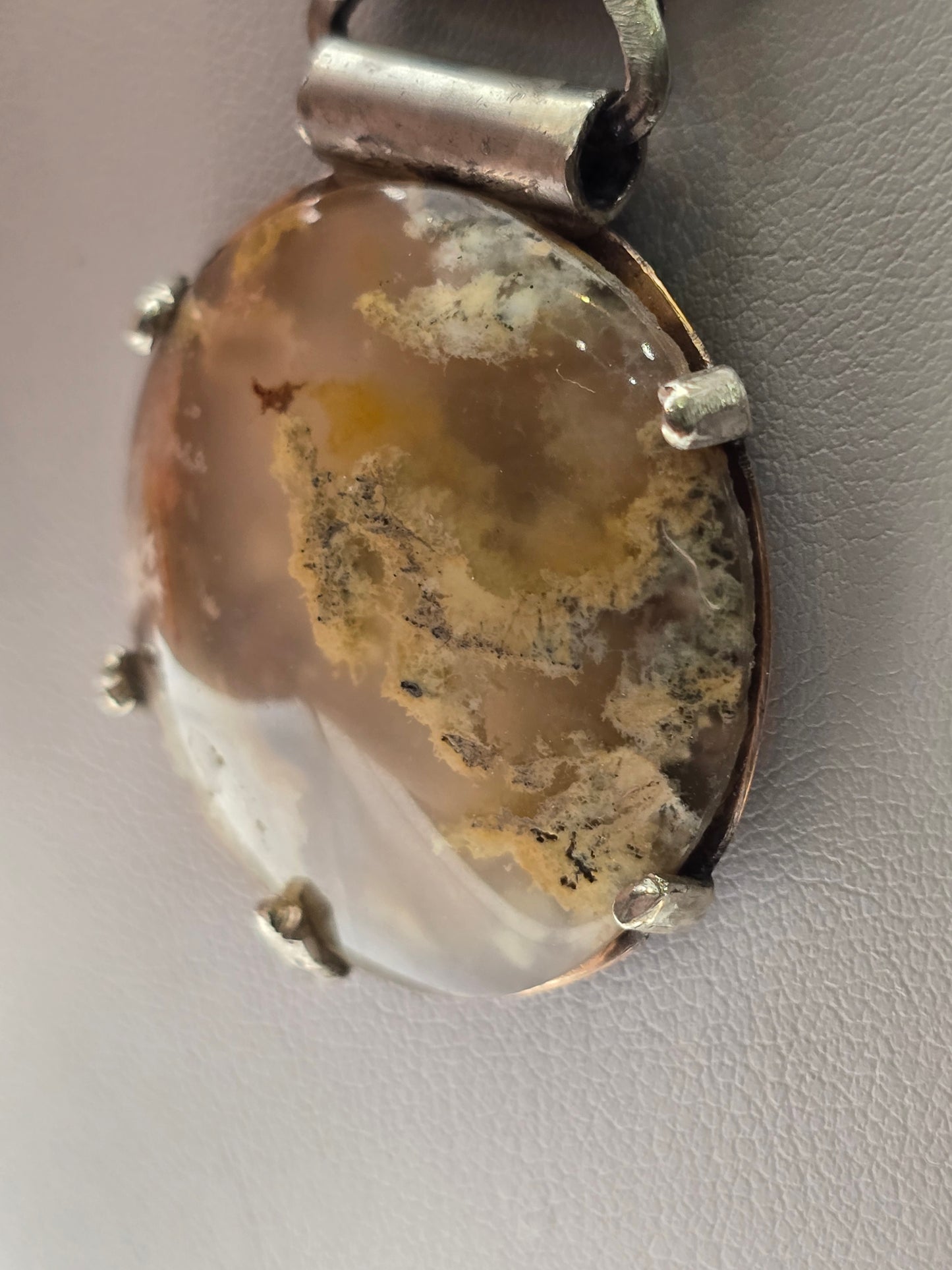 Werewolf Oregon Moss Agate Pendant - Howlin' at the Moon