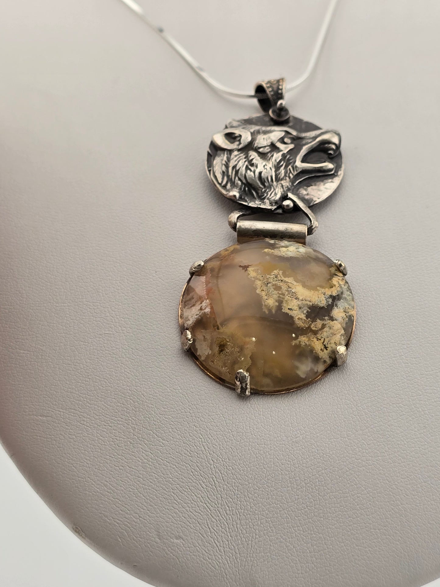Werewolf Oregon Moss Agate Pendant - Howlin' at the Moon