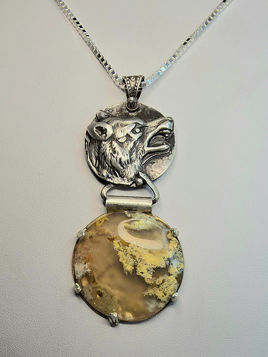 Werewolf Oregon Moss Agate Pendant - Howlin' at the Moon